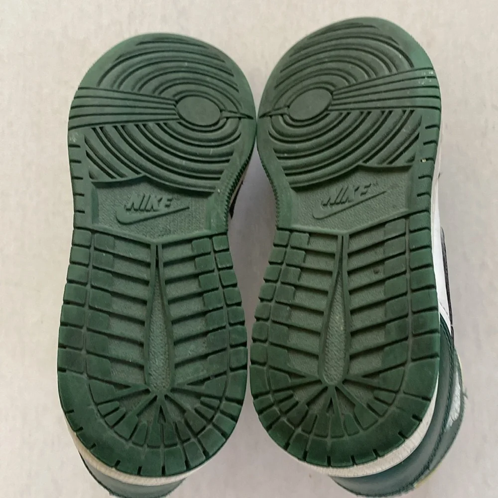 Nike Air Jordan 1 Mid 554725-371 Sneakers - Green and White Size 4.5 Y